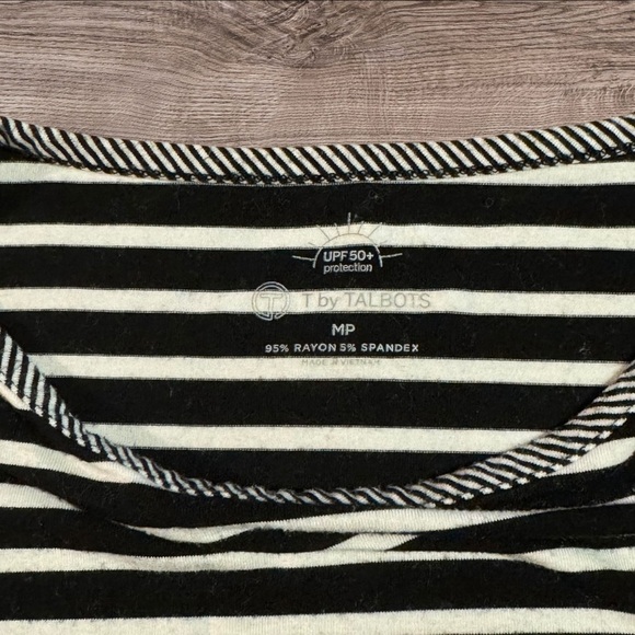 Talbots Black & White Striped Sun Protection Tee UPF 50+ Size Medium PETITE - Picture 4 of 5